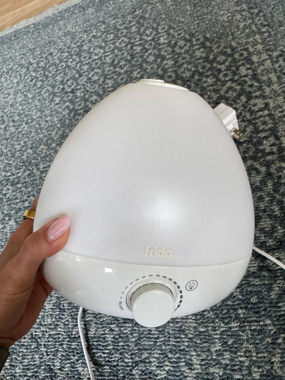 Frida White Teardrop Humidifier with Dial Control